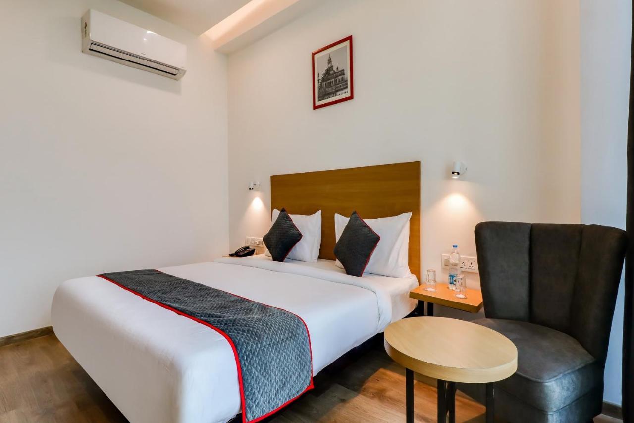 Super Townhouse Jashn Hotel Chinhat Exterior photo