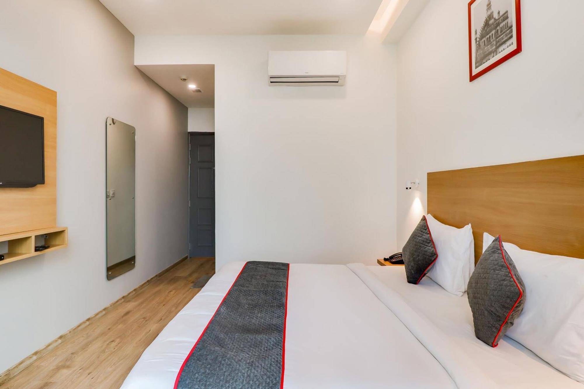 Super Townhouse Jashn Hotel Chinhat Exterior photo