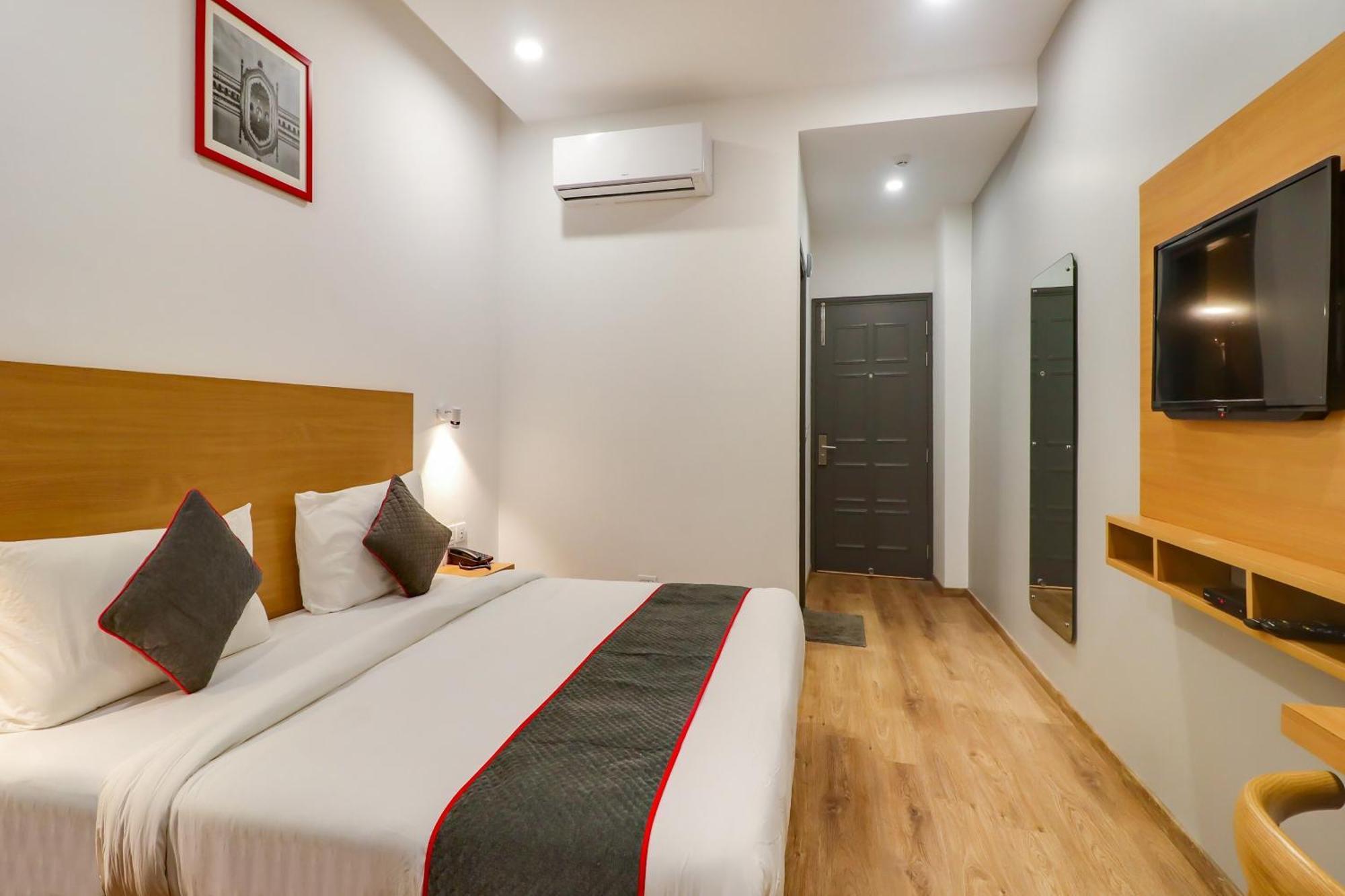 Super Townhouse Jashn Hotel Chinhat Exterior photo