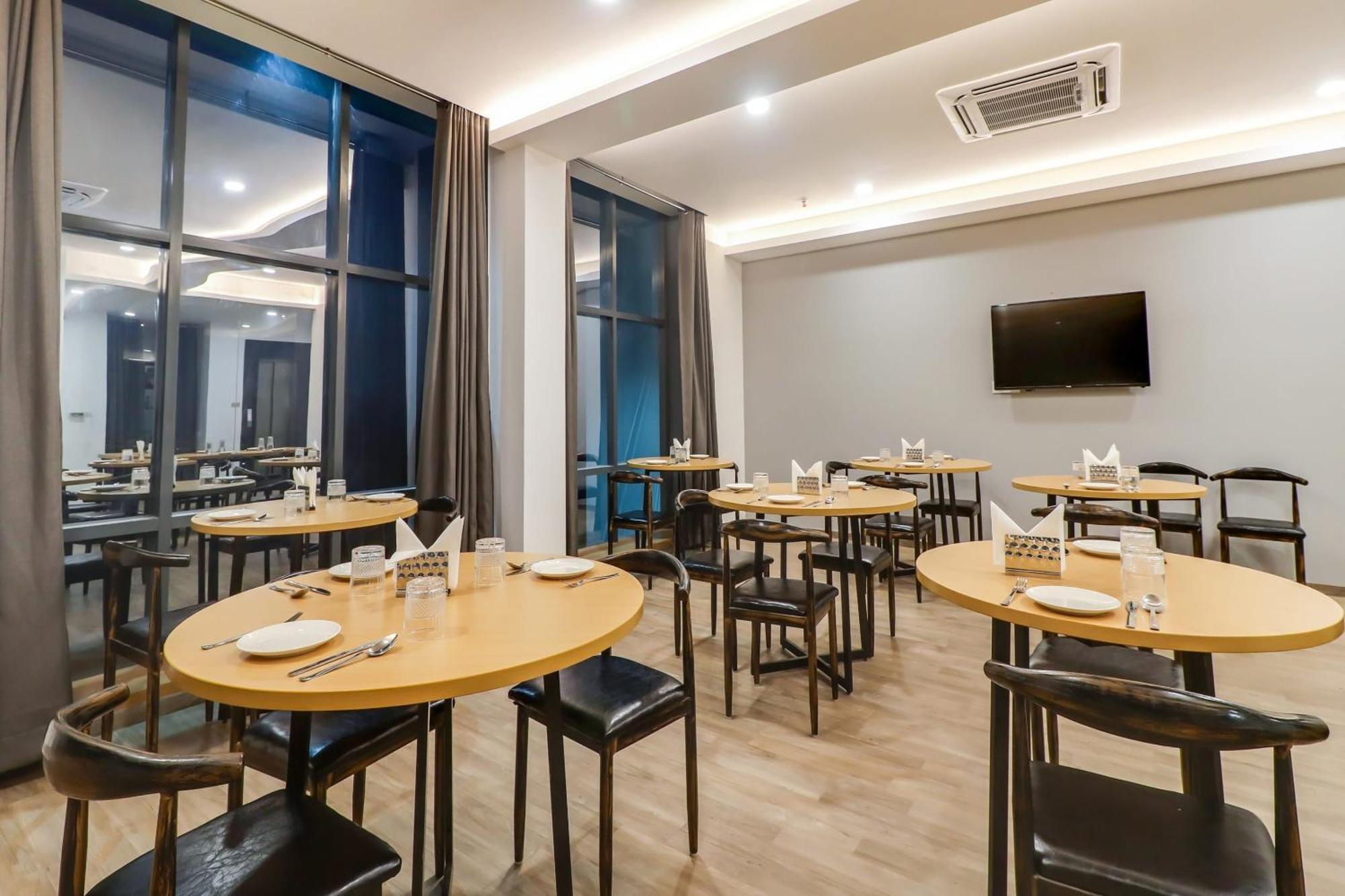Super Townhouse Jashn Hotel Chinhat Exterior photo