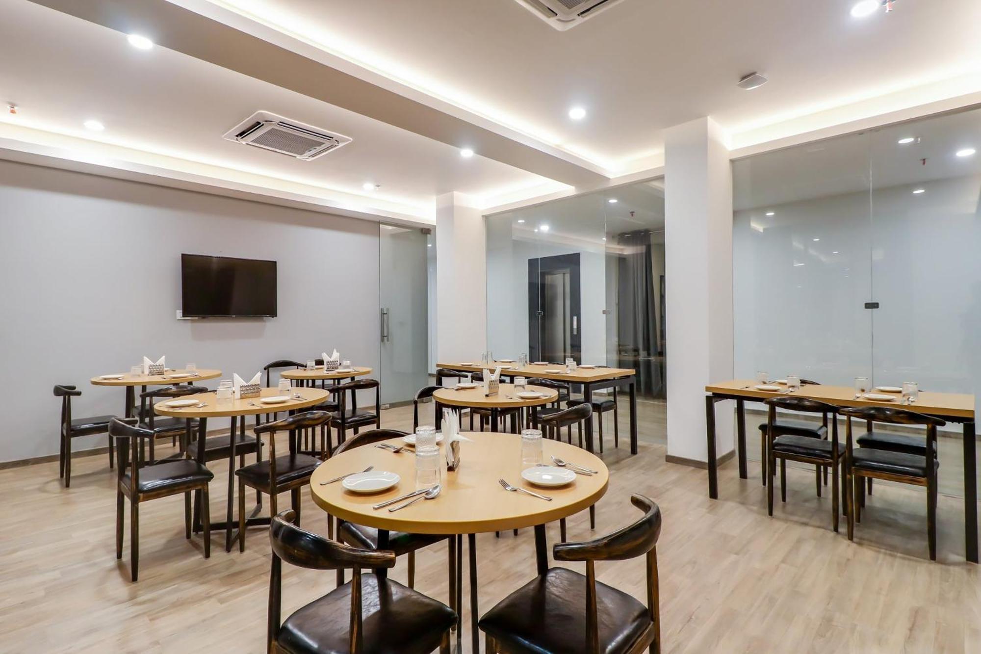 Super Townhouse Jashn Hotel Chinhat Exterior photo